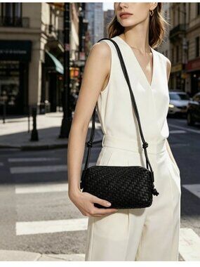 NWOT Woven Crossbody Bag for Women, PU Vegan Leather purse black zipper